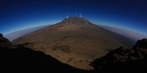 Kilimandscharo, vom Mawenzi aus gesehen.