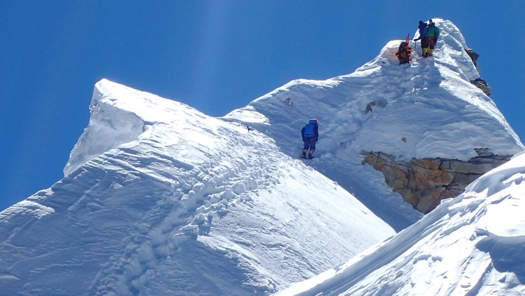 Manaslu, 8000m, Nepal, Summit Ridge and climbers