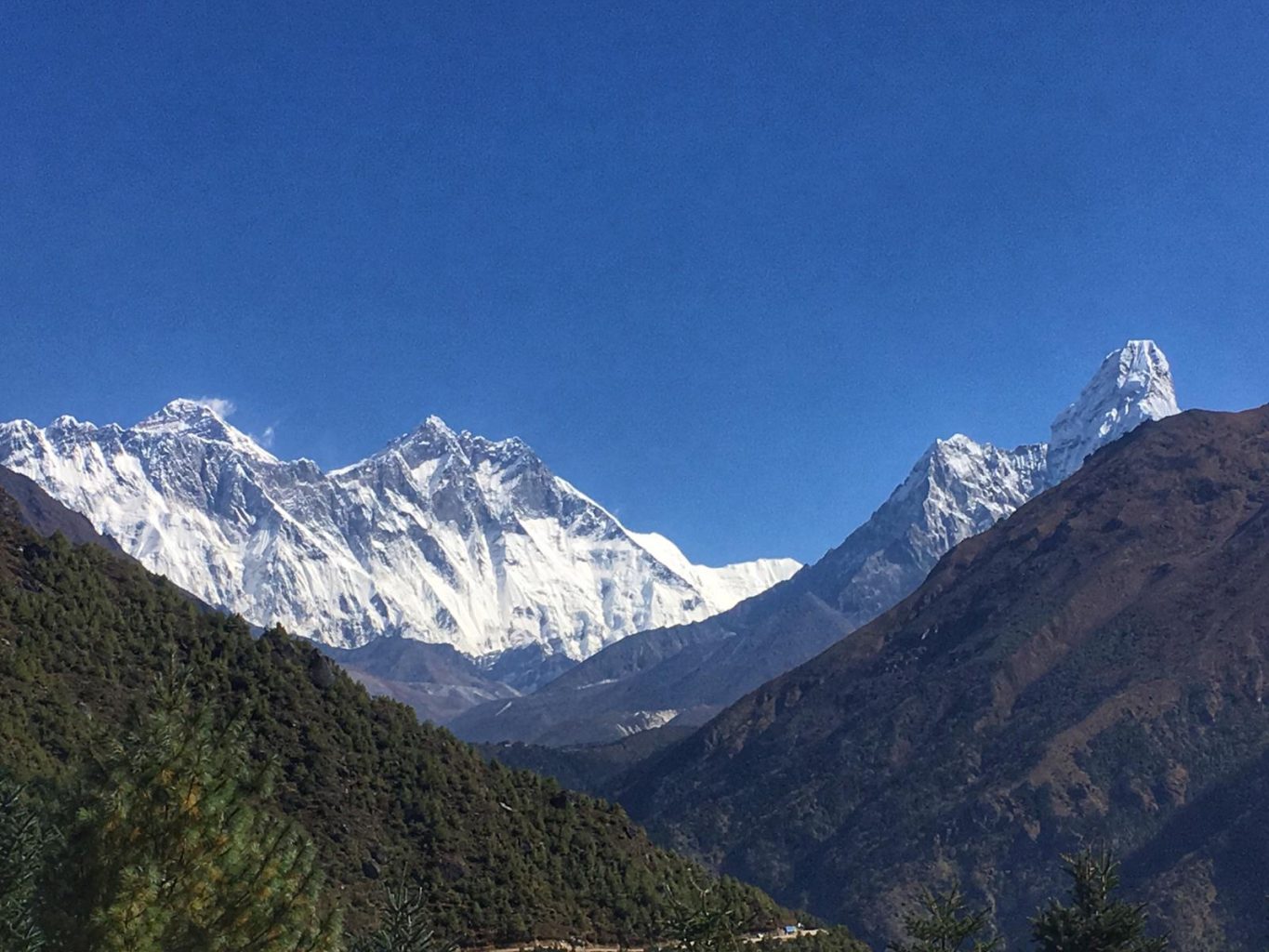 Mount Everest, Lhotse, Nuptse und Ama Dablam: die klassische Ansicht.