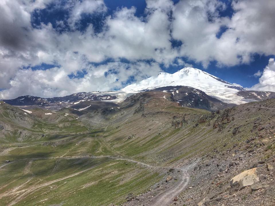 Elbrus, der Berg, West- und Ostgipfel