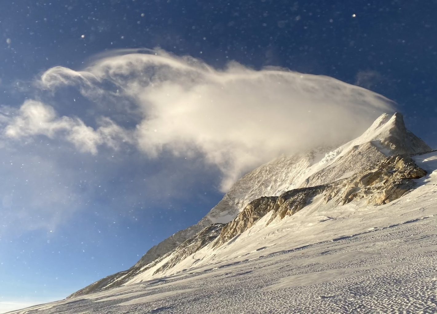 Makalu 8000m cloud