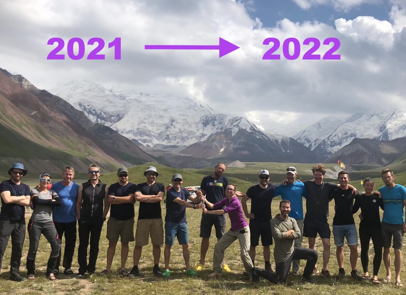 2022 Happy New Year für Bergsteiger und Bergexpeditionen