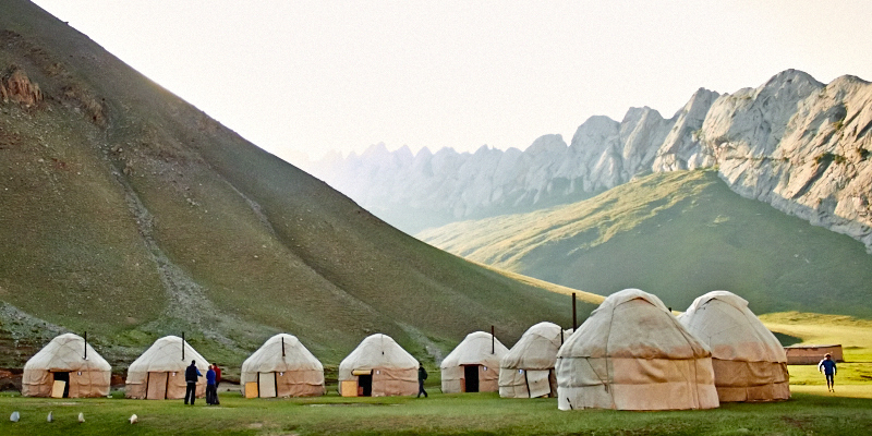 Muztagh-Ata-2015-Pano1x2-Felix-Berg 0   