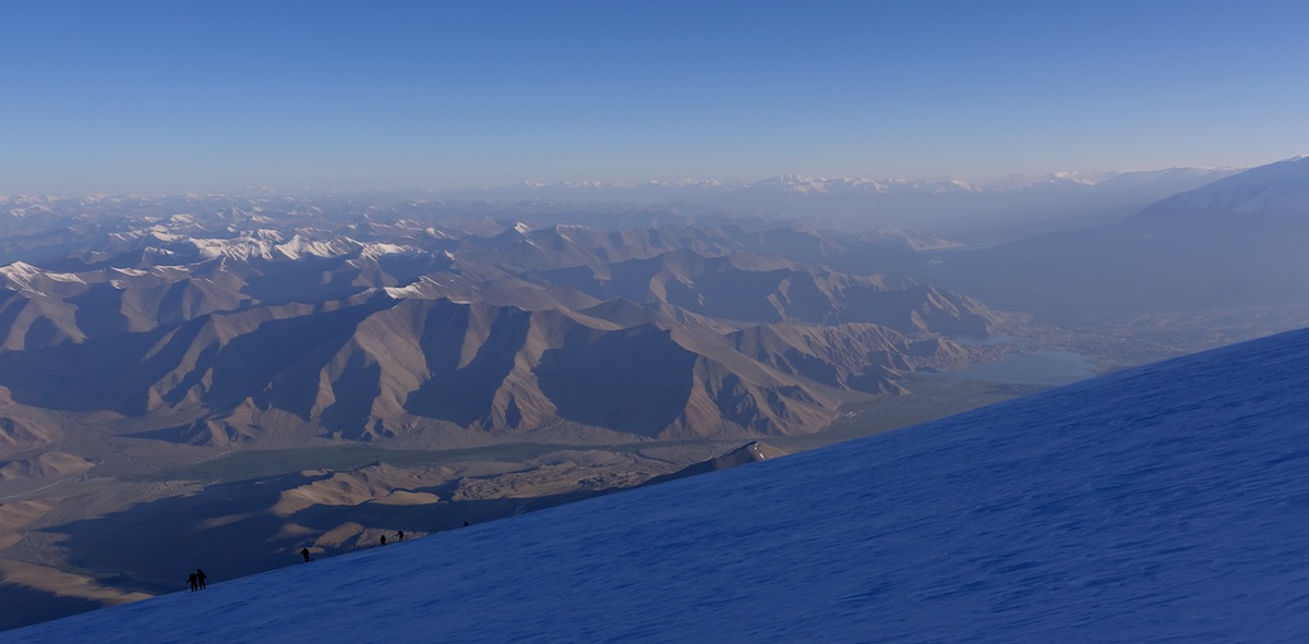 SummitClimb.ch-25-Muztagh-Ata-Summit-Start