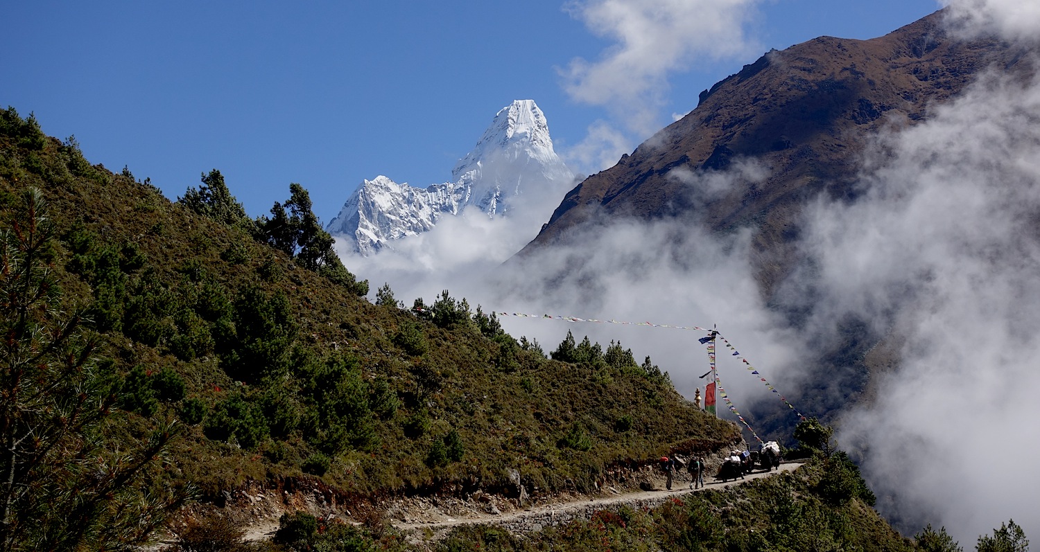 Nepal-Ama-Dablam 