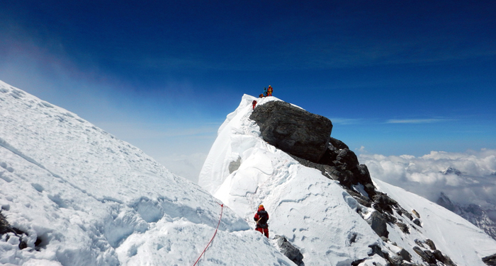Everest-Sud--Hillary-step-from-other-angle