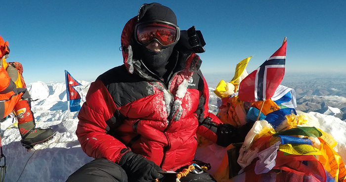 Everest-Sud-steinar-salte-at-the-summit-of-Everest