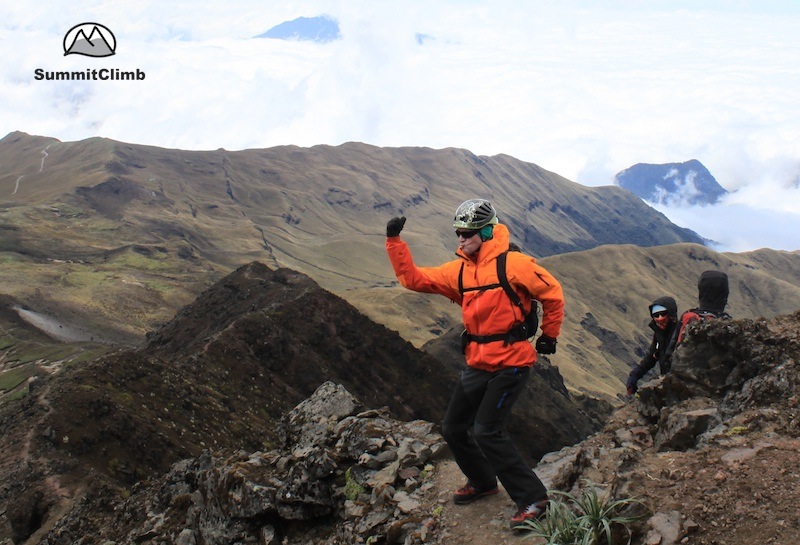 Ecuador_Vulkan_Tanz-kl